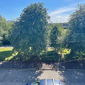 Lovely 2 Bedroom House Overlooking Park, Free Parking , Belfast United Kingdom