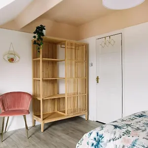 Designer 4-bed In The Heart Of , Belfast United Kingdom