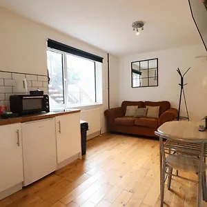 Apartment Flat 4, 10 St John's, Bournemouth